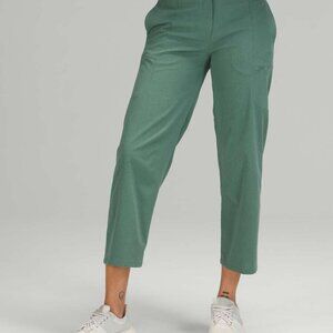 Lululemon Ventlight Cargo Mid Rise Crop 26"